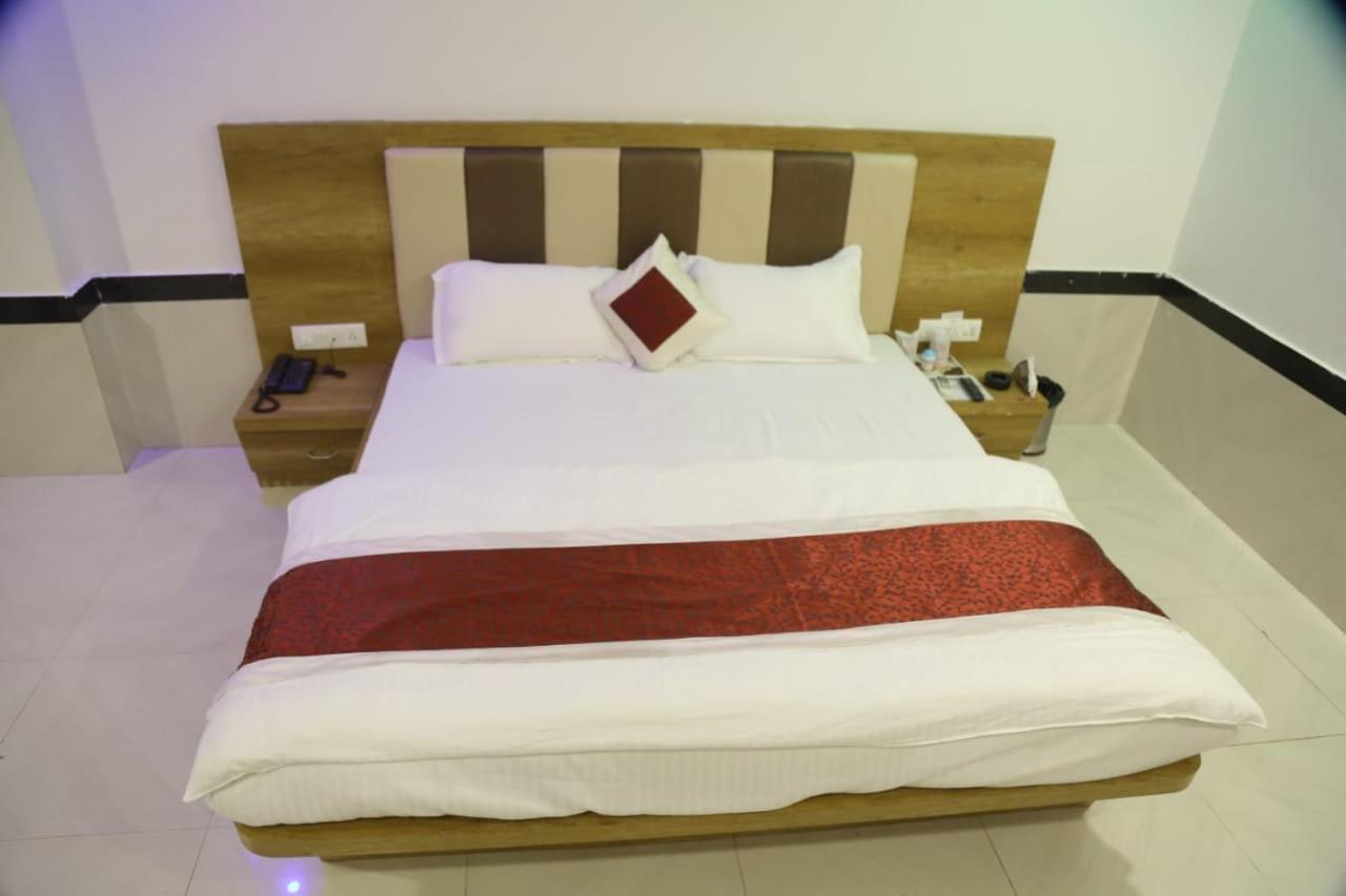Amber Hotel Barmer 외부 사진